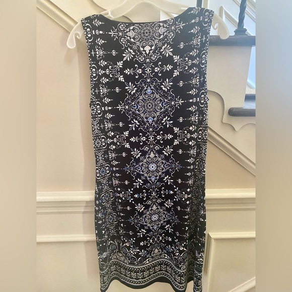 White House Black Market Black and Blue Patterned Dress - Picture 8 of 12